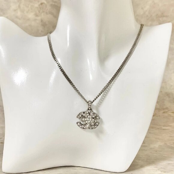 CHANEL CC Logos Rhinestone Clover Necklace 17" Silver Tone 03A Auth - Picture 1 of 5